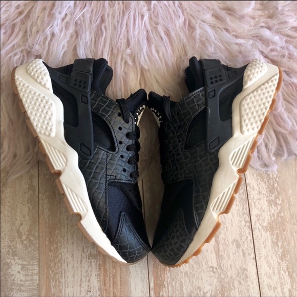 NWT Nike Huarache run Premium Rare - Picture 4 of 8